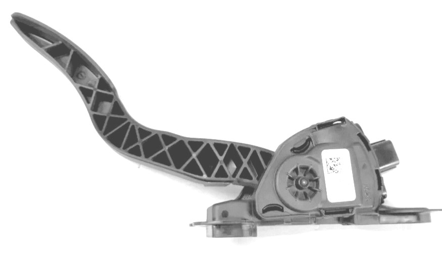 Tesla Owners Still Surprised After a Decade of Their Accelerator Pedals